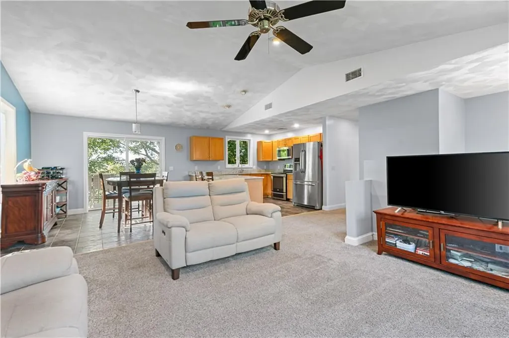 15 Vernon Avenue Bristol RI 02809
