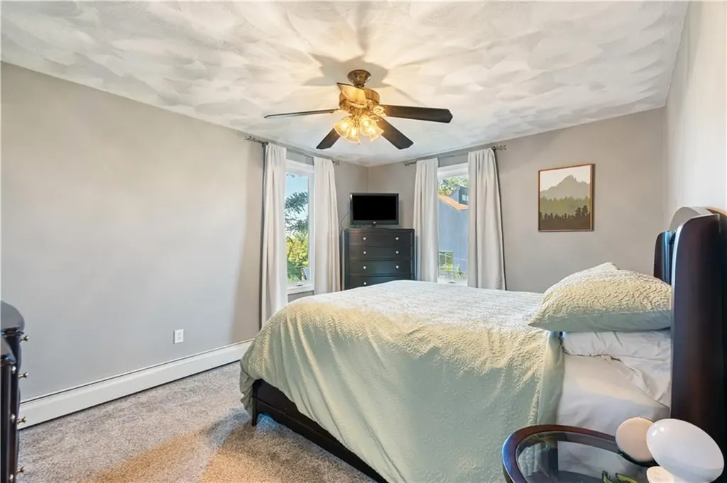 15 Vernon Avenue Bristol RI 02809