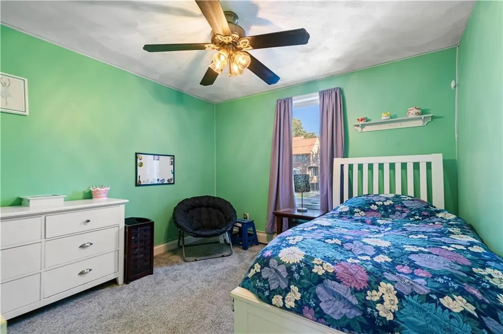 15 Vernon Avenue Bristol RI 02809