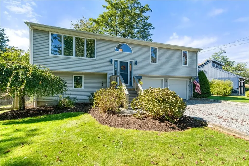 15 Vernon Avenue Bristol RI 02809