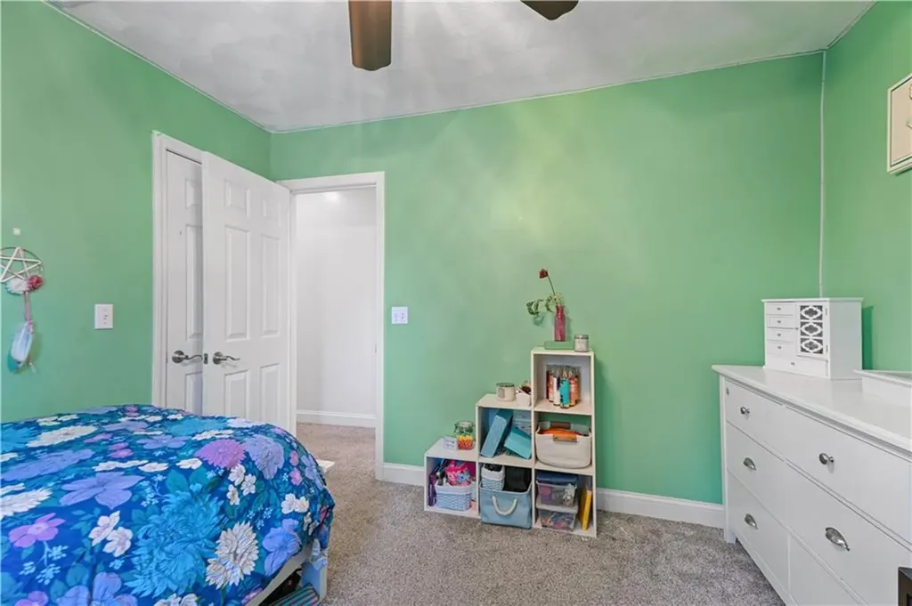 15 Vernon Avenue Bristol RI 02809