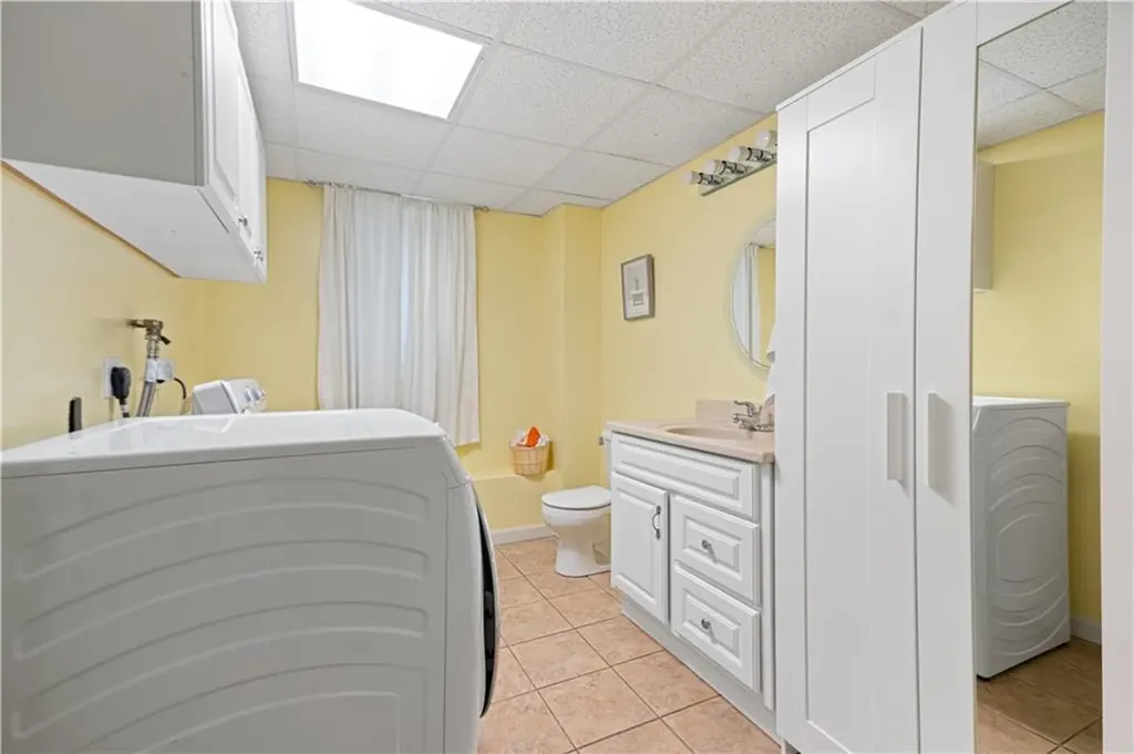 15 Vernon Avenue Bristol RI 02809