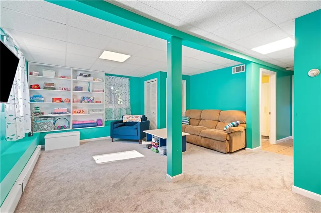 15 Vernon Avenue Bristol RI 02809