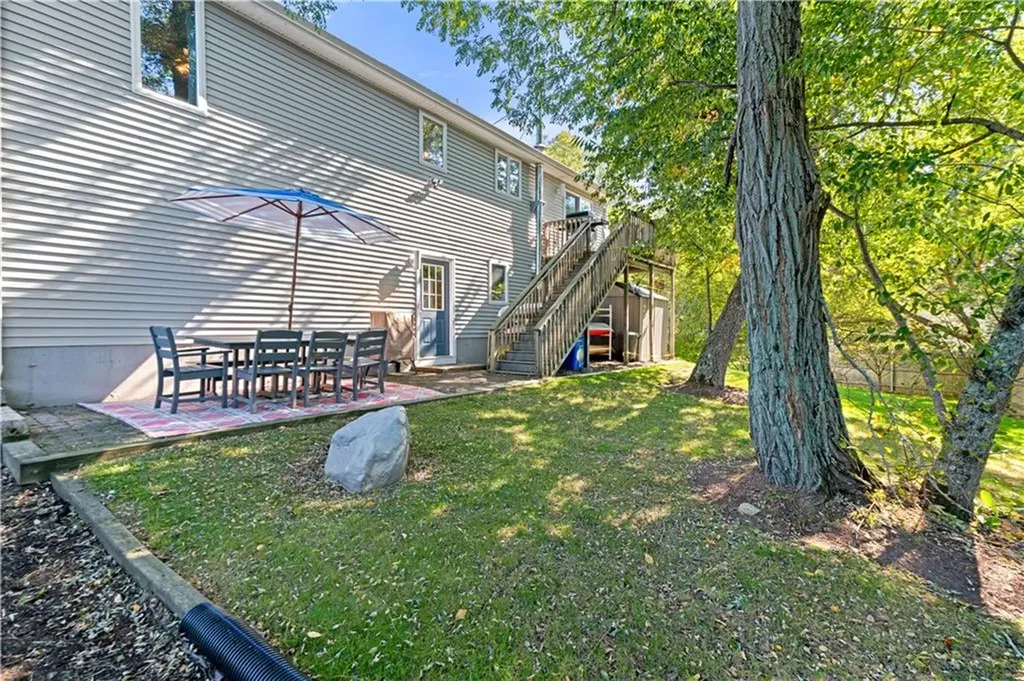 15 Vernon Avenue Bristol RI 02809