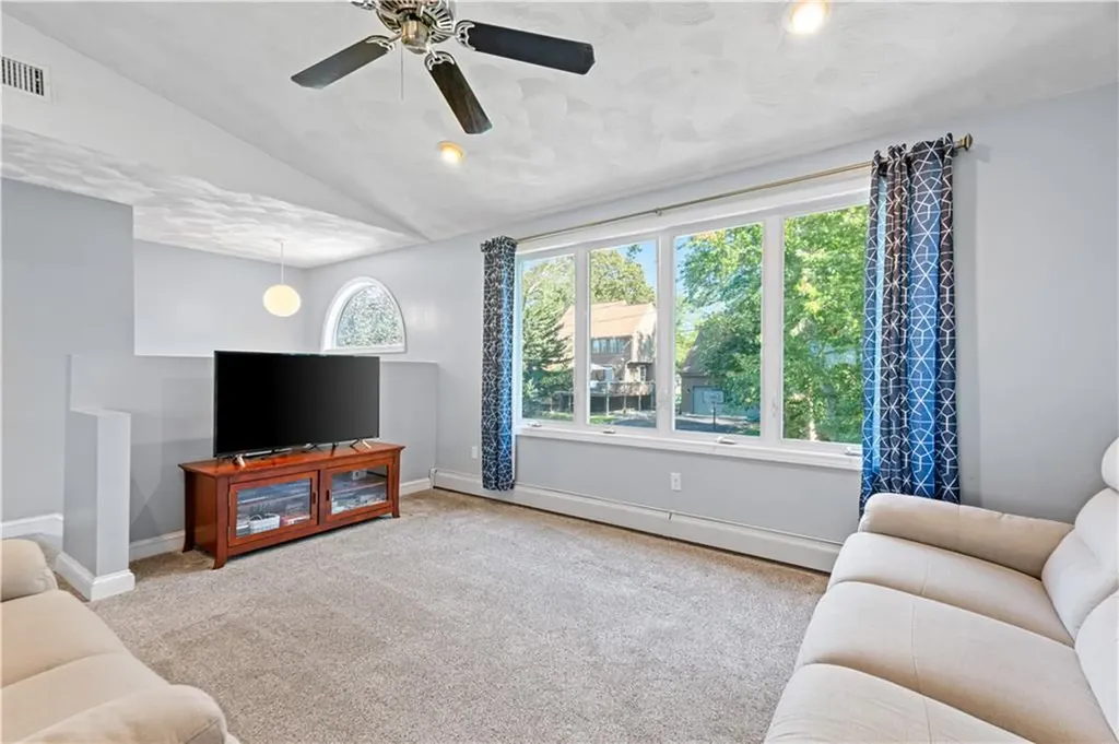 15 Vernon Avenue Bristol RI 02809