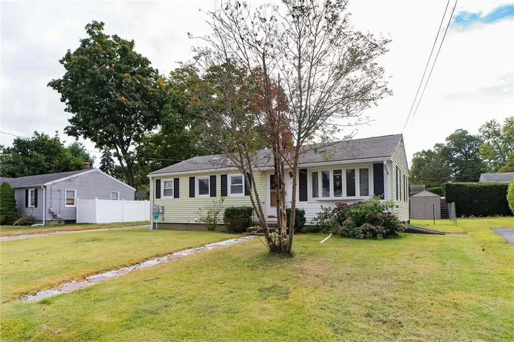 255 Pierce Avenue Warwick RI 02888
