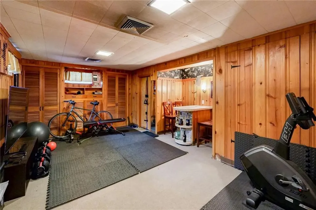 255 Pierce Avenue Warwick RI 02888