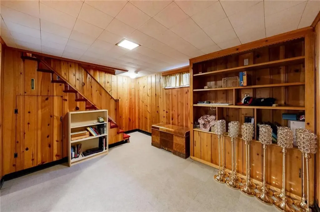 255 Pierce Avenue Warwick RI 02888