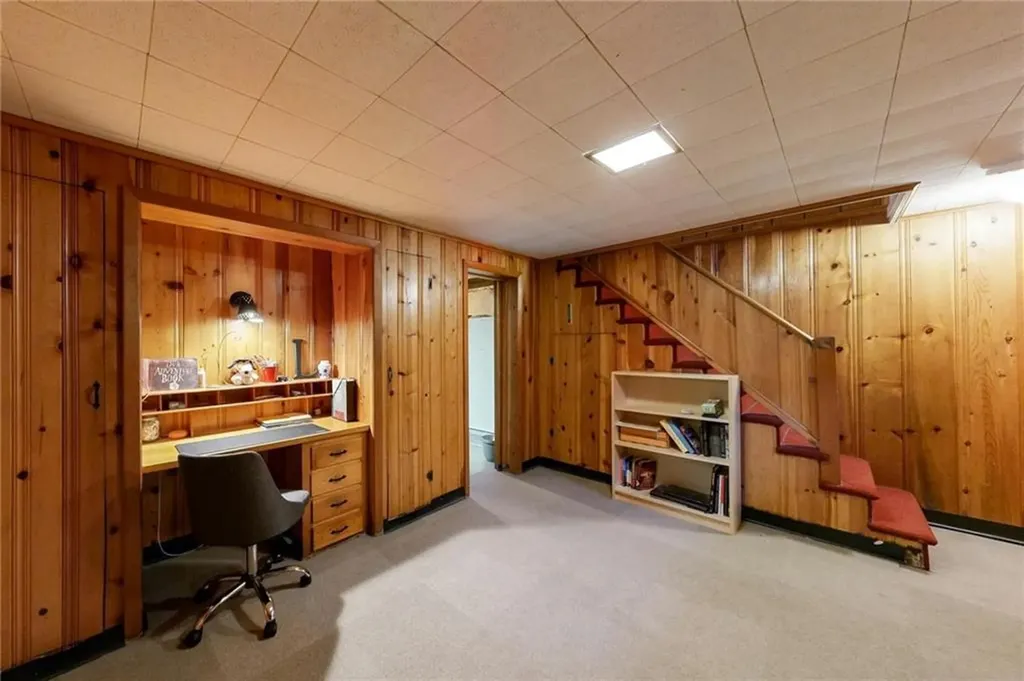 255 Pierce Avenue Warwick RI 02888