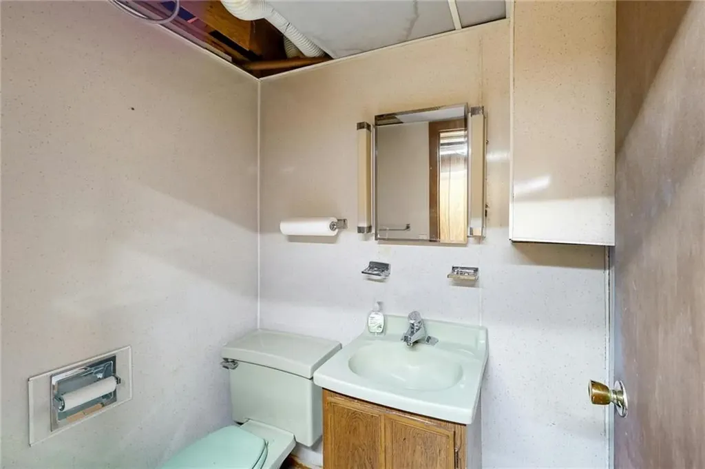 255 Pierce Avenue Warwick RI 02888