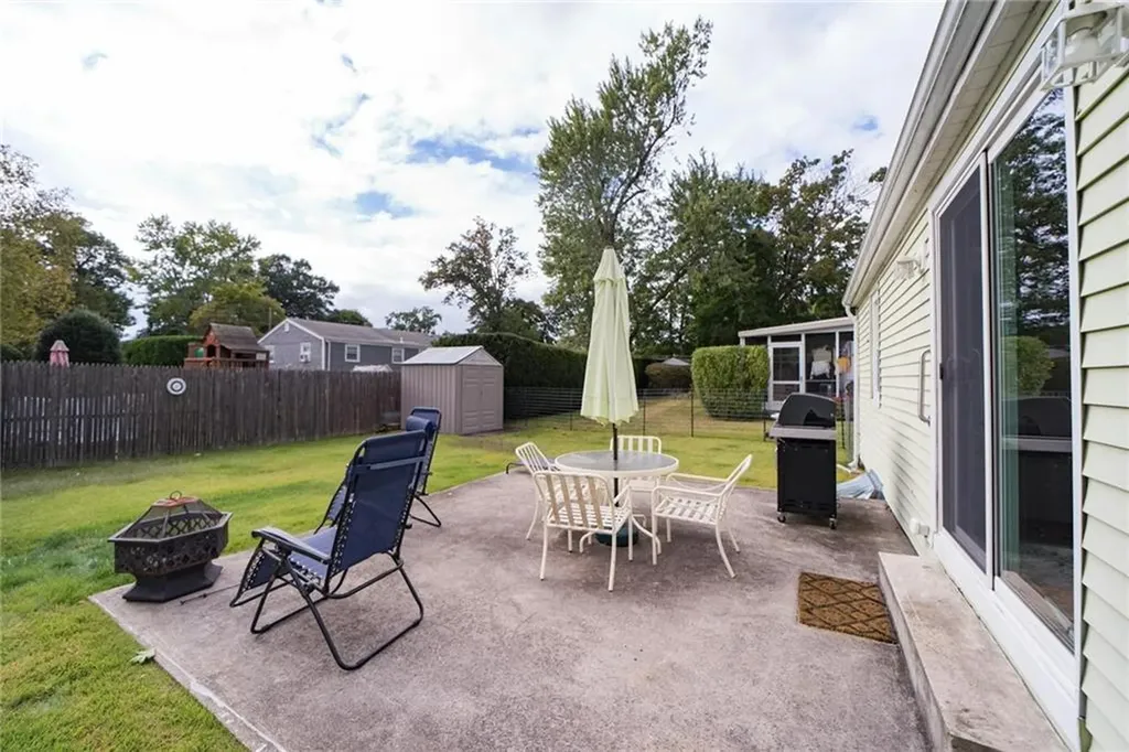 255 Pierce Avenue Warwick RI 02888