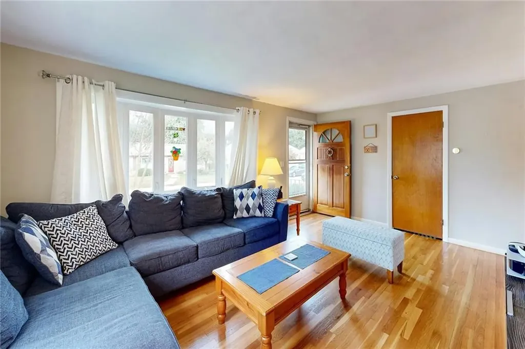 255 Pierce Avenue Warwick RI 02888