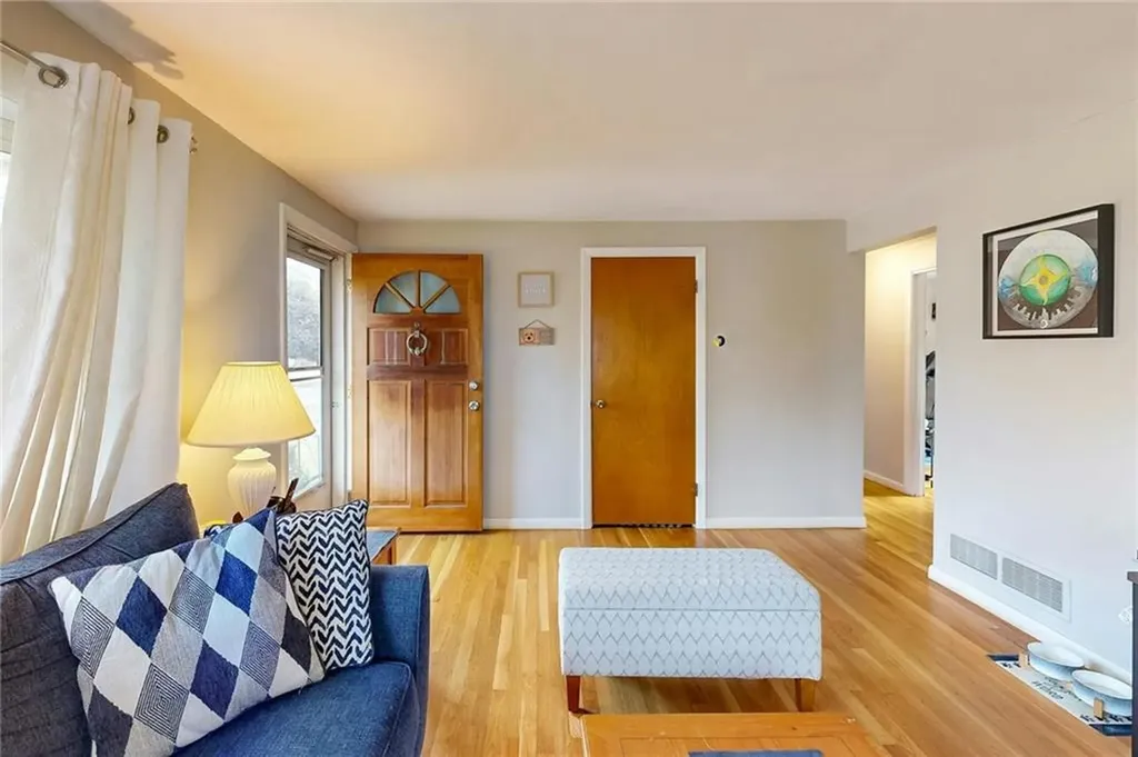 255 Pierce Avenue Warwick RI 02888