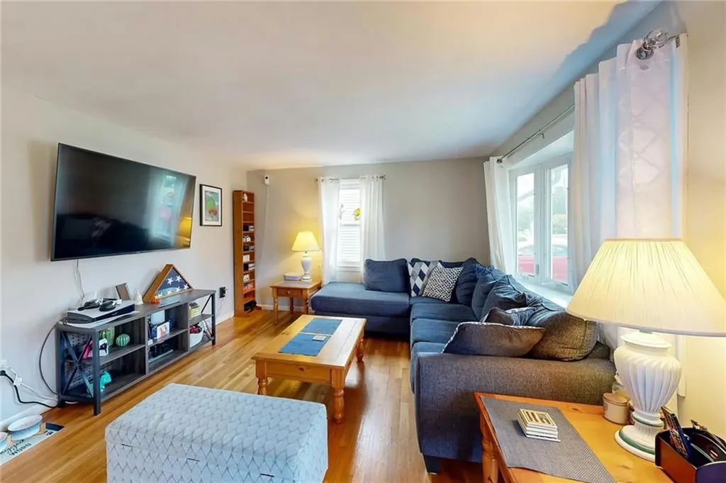 255 Pierce Avenue Warwick RI 02888