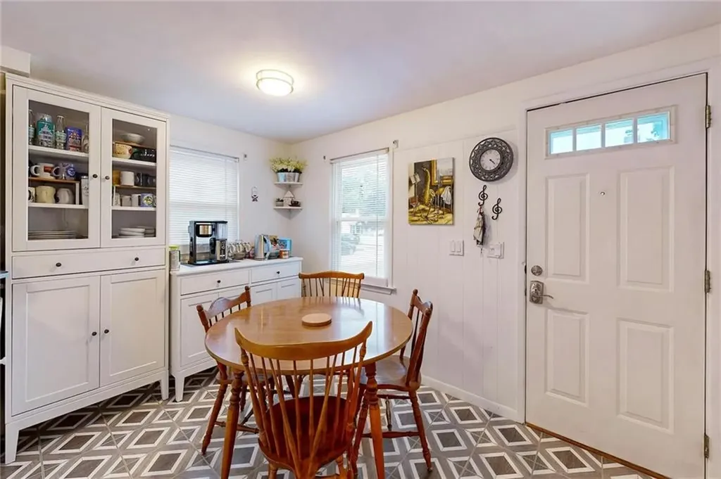 255 Pierce Avenue Warwick RI 02888