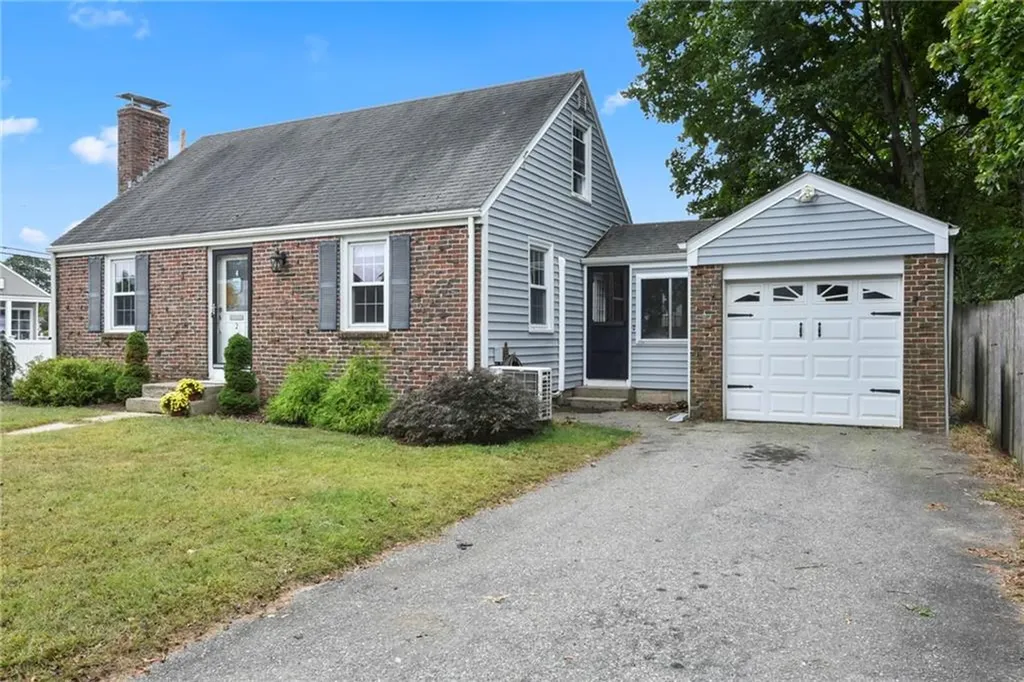 2 Edgehill Road Warwick RI 02889