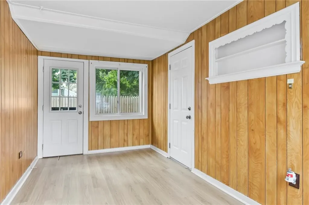 2 Edgehill Road Warwick RI 02889