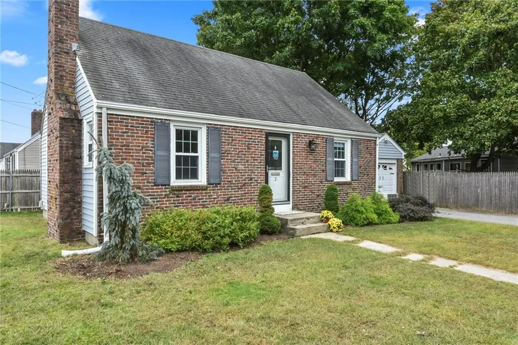 2 Edgehill Road Warwick RI 02889