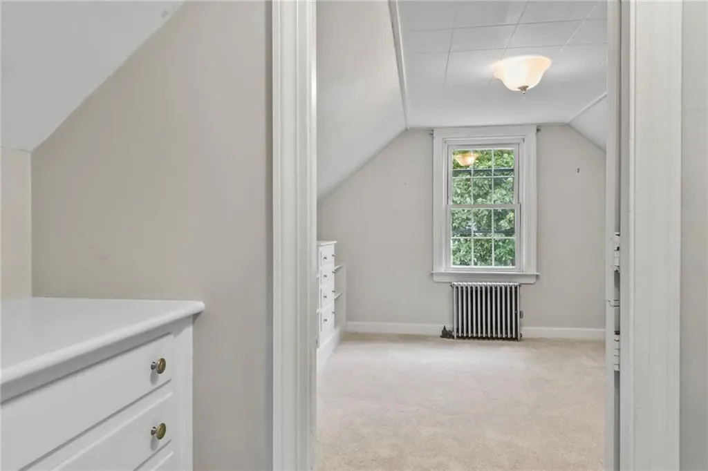 2 Edgehill Road Warwick RI 02889