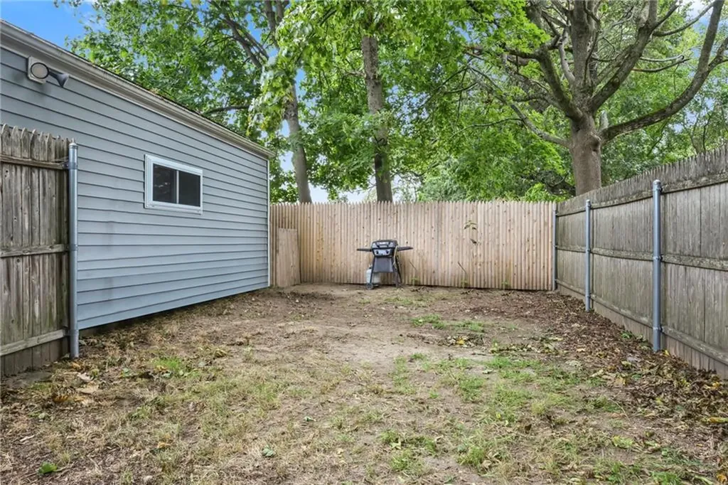 2 Edgehill Road Warwick RI 02889