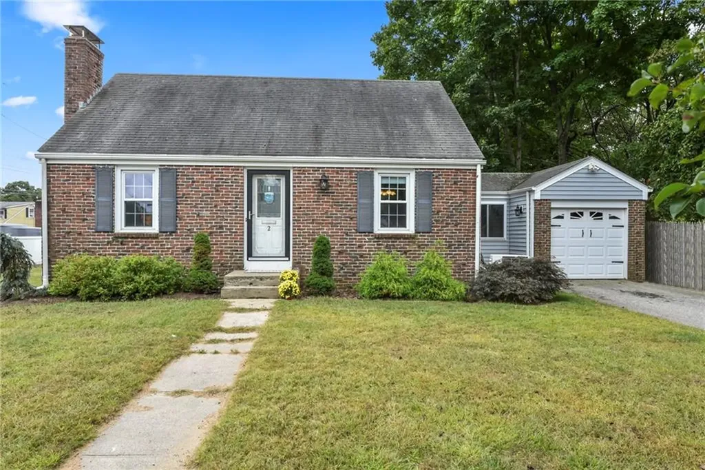 2 Edgehill Road Warwick RI 02889