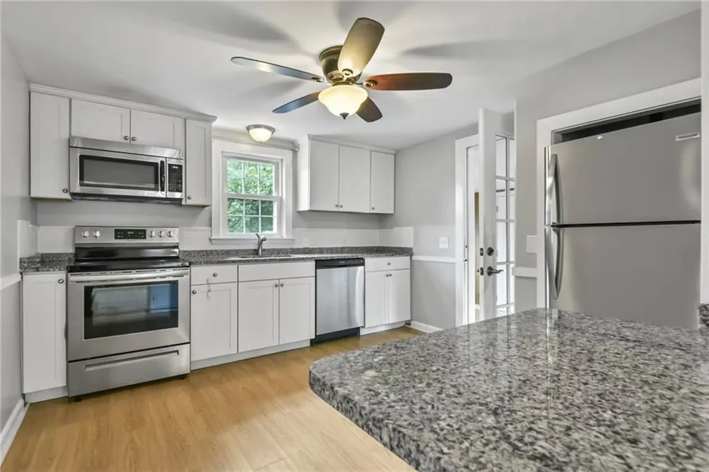2 Edgehill Road Warwick RI 02889