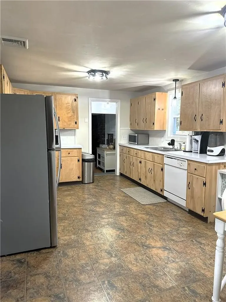 106 Hopkins Hill Road Coventry RI 02816