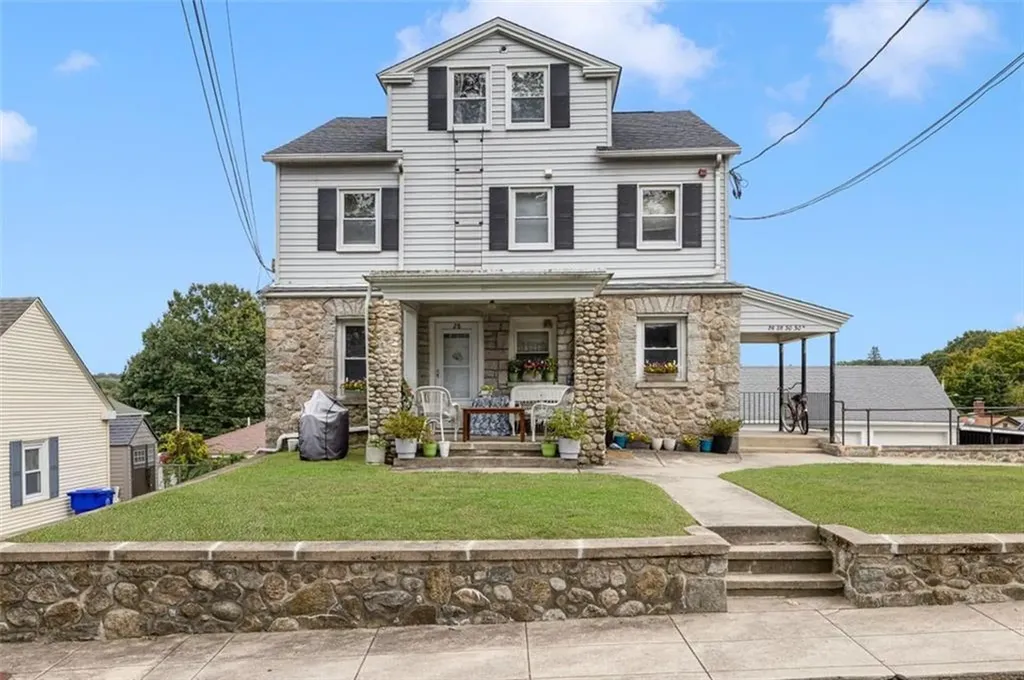26 28-30 Pawtuxet Terrace West Warwick RI 02893