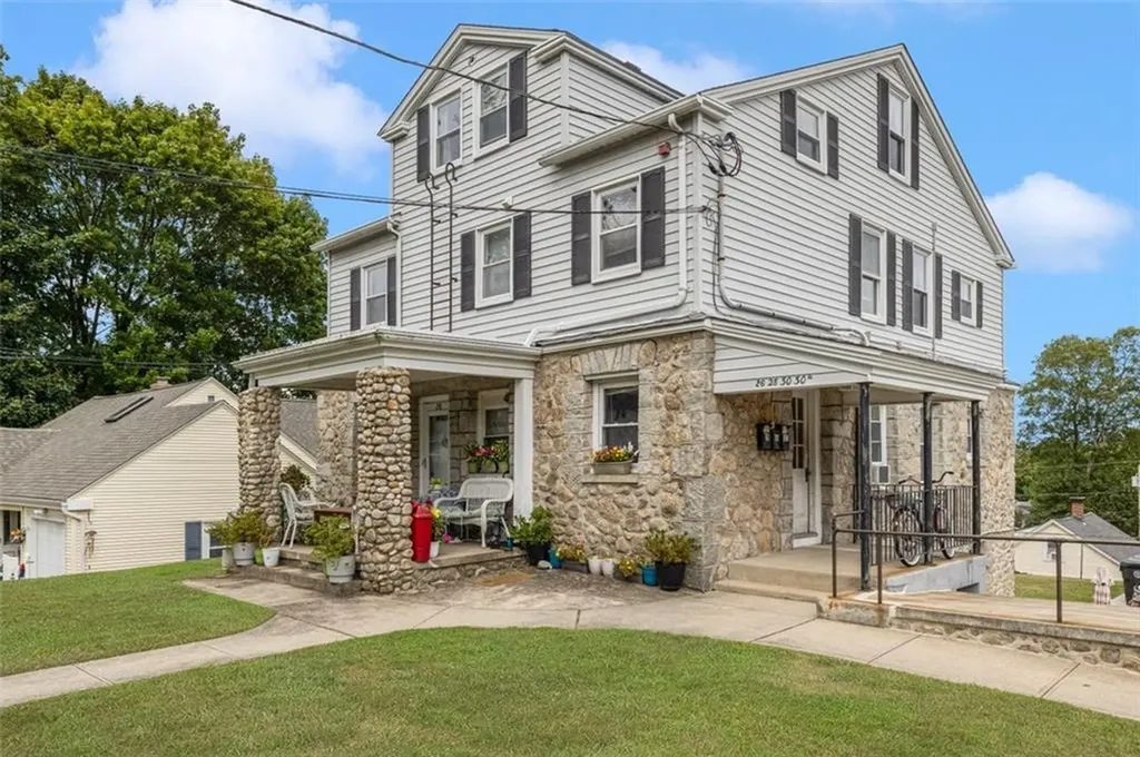 26 28-30 Pawtuxet Terrace West Warwick RI 02893
