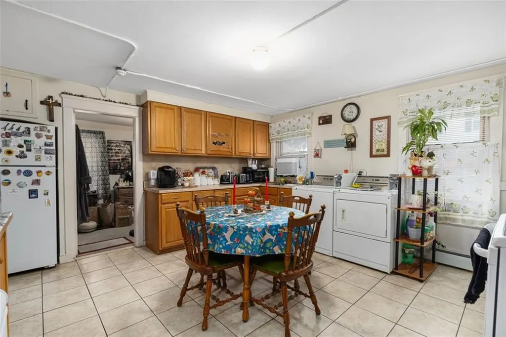 26 28-30 Pawtuxet Terrace West Warwick RI 02893