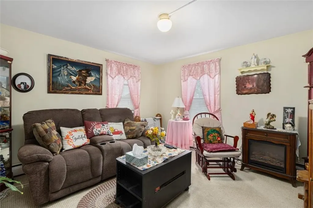 26 28-30 Pawtuxet Terrace West Warwick RI 02893