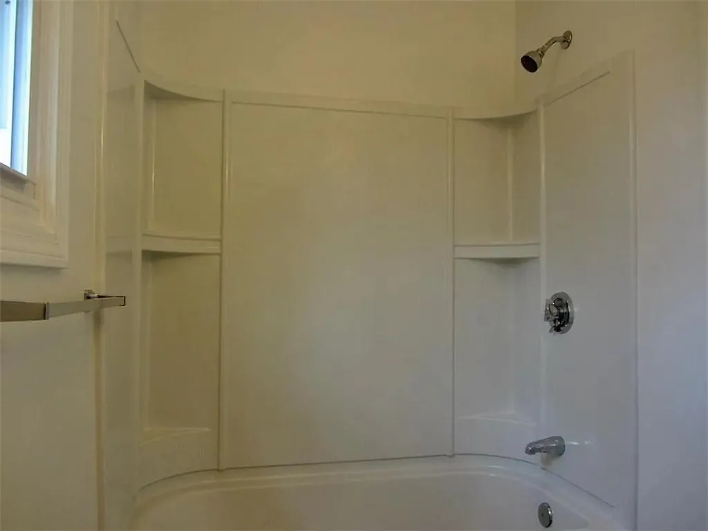 231 Crandall Road Tiverton RI 02878