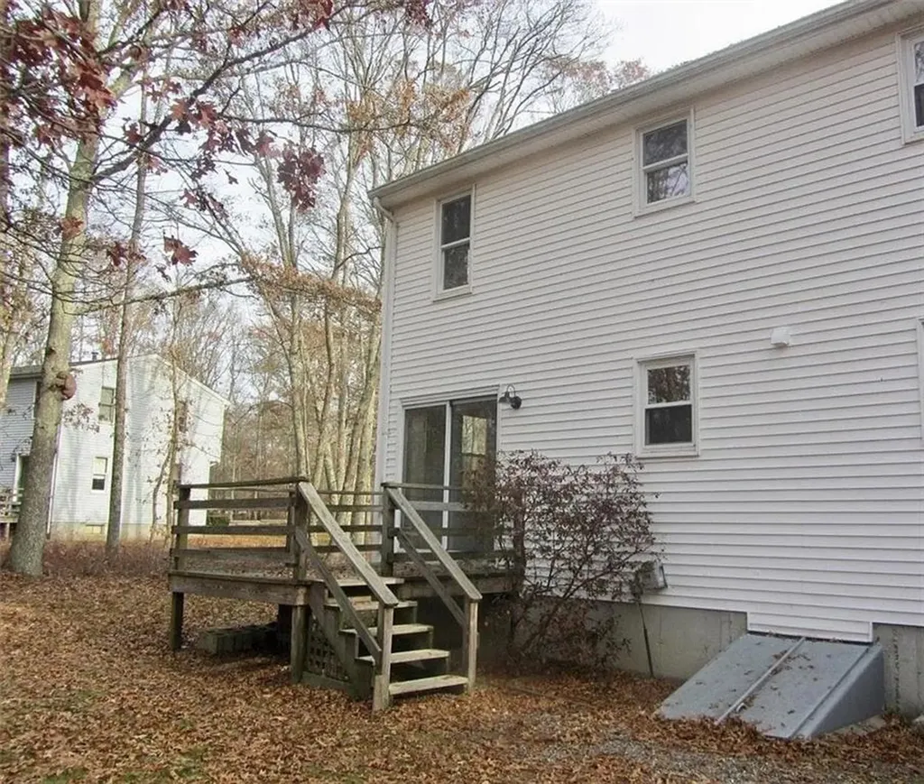 231 Crandall Road Tiverton RI 02878