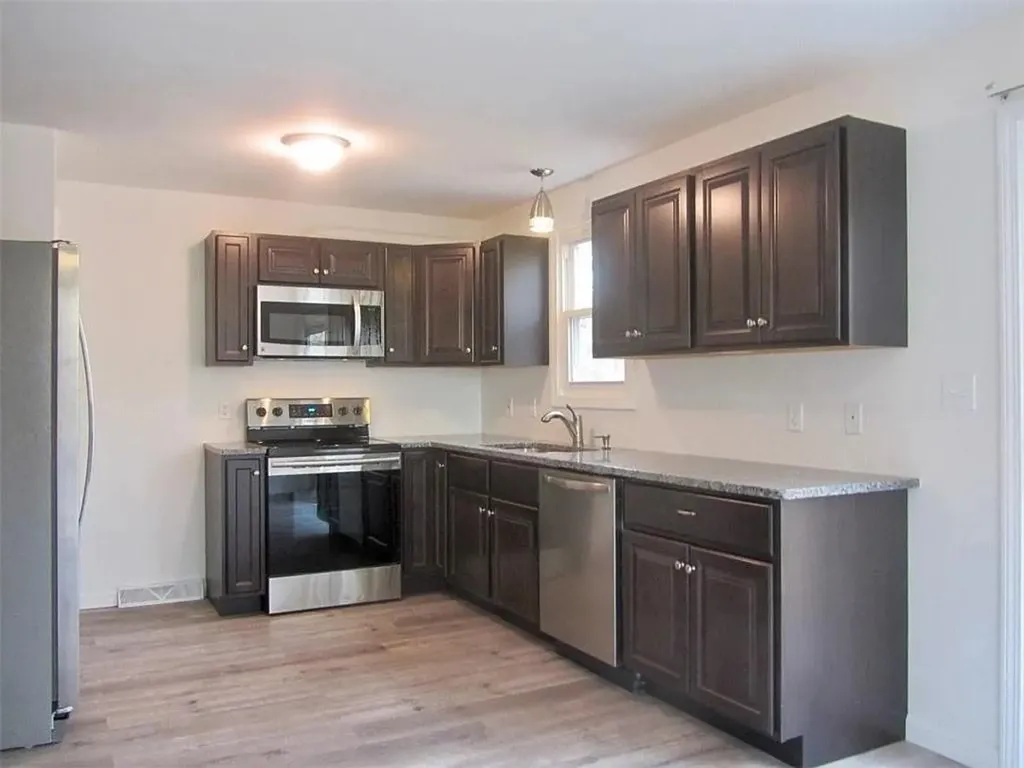 231 Crandall Road Tiverton RI 02878
