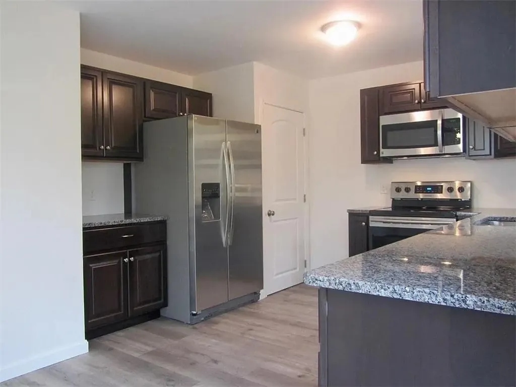 231 Crandall Road Tiverton RI 02878
