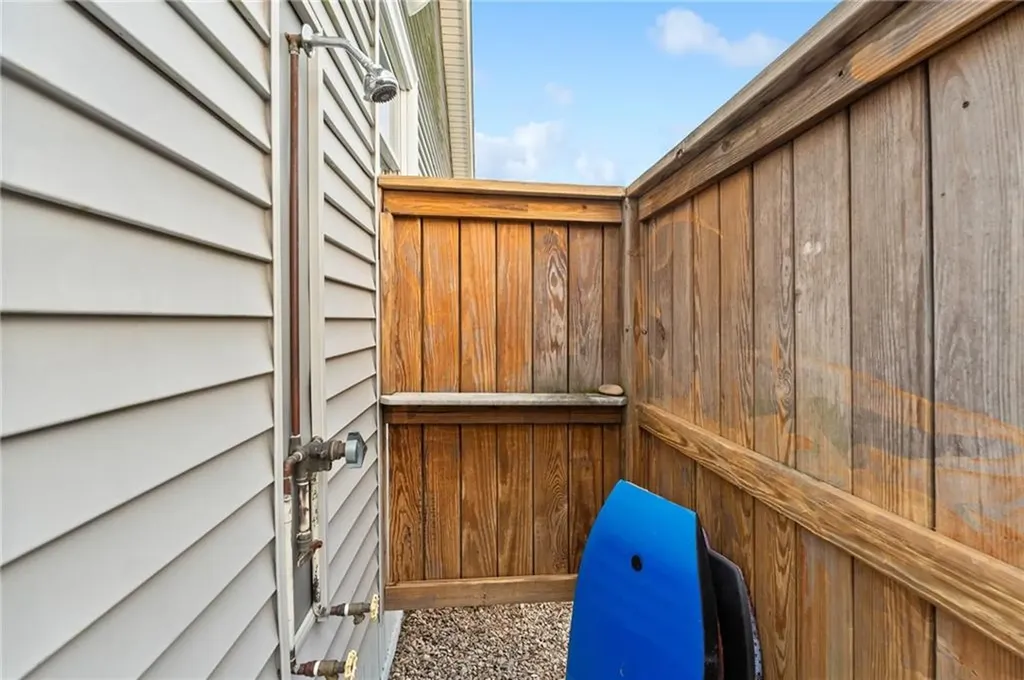 40 Gaspee Road Narragansett RI 02882