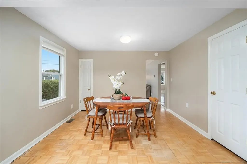 40 Gaspee Road Narragansett RI 02882