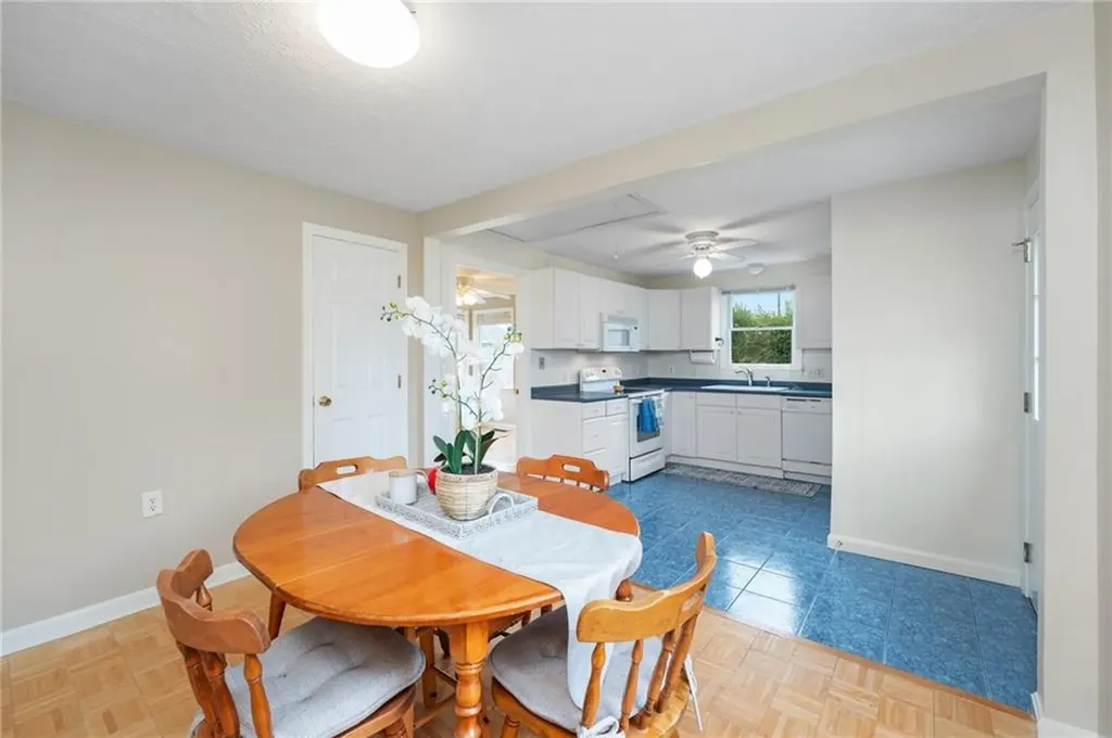 40 Gaspee Road Narragansett RI 02882