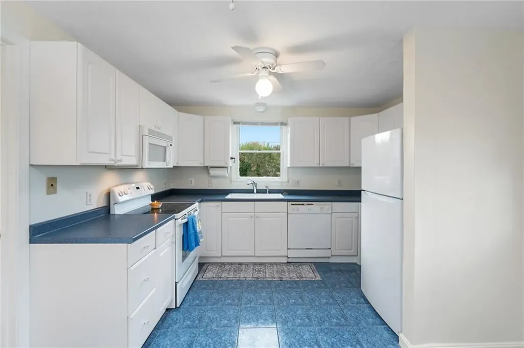 40 Gaspee Road Narragansett RI 02882