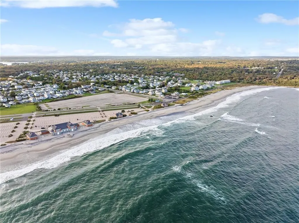 40 Gaspee Road Narragansett RI 02882