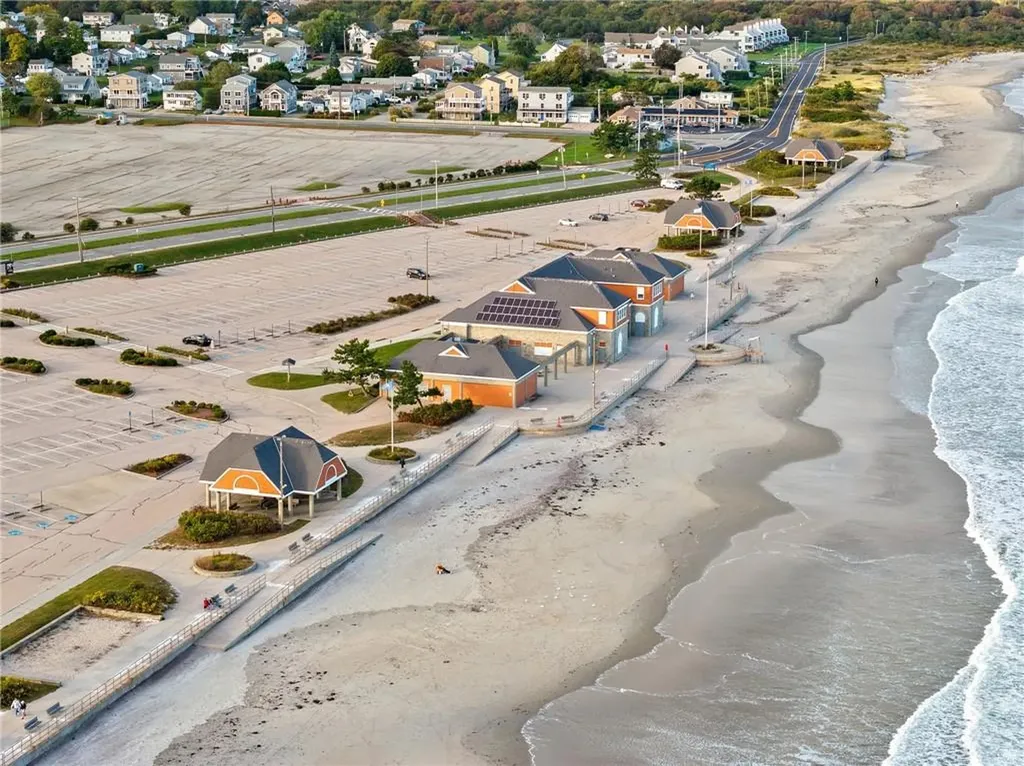 40 Gaspee Road Narragansett RI 02882