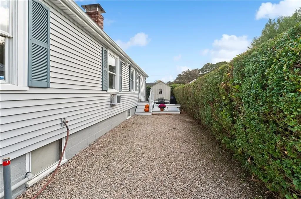 40 Gaspee Road Narragansett RI 02882