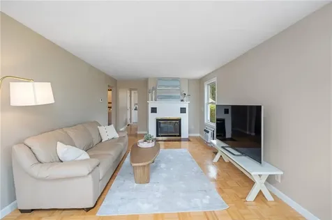 40 Gaspee Road Narragansett RI 02882