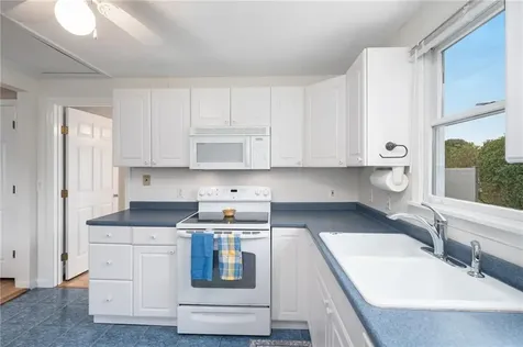 40 Gaspee Road Narragansett RI 02882