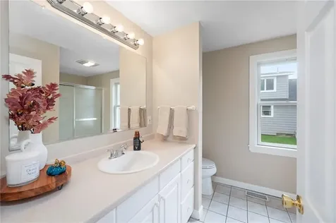 40 Gaspee Road Narragansett RI 02882