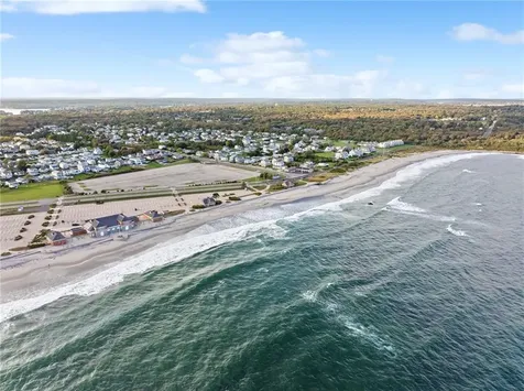 40 Gaspee Road Narragansett RI 02882