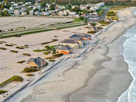 40 Gaspee Road Narragansett RI 02882