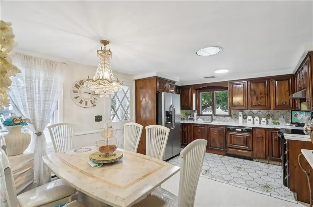 54 Speck Avenue Cranston RI 02910