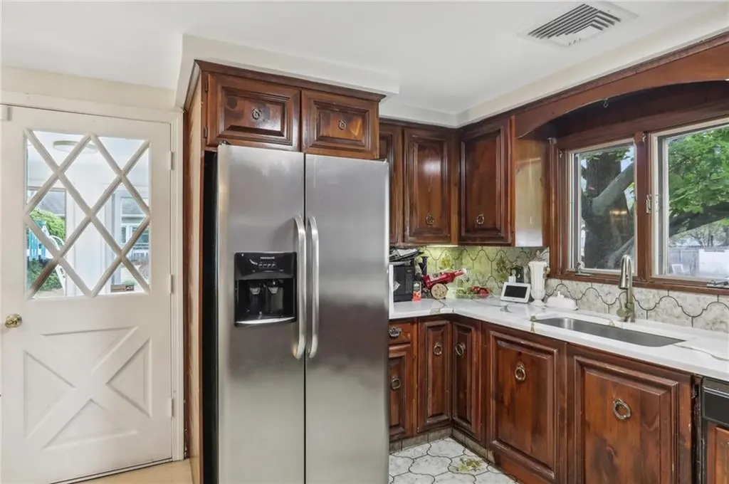 54 Speck Avenue Cranston RI 02910