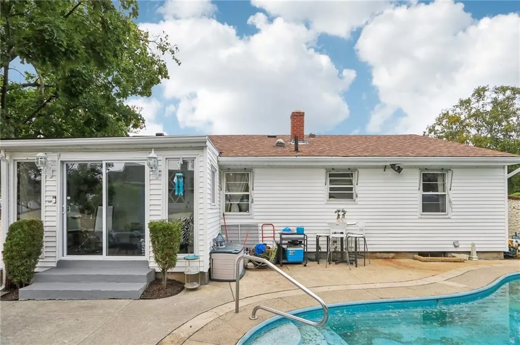 54 Speck Avenue Cranston RI 02910